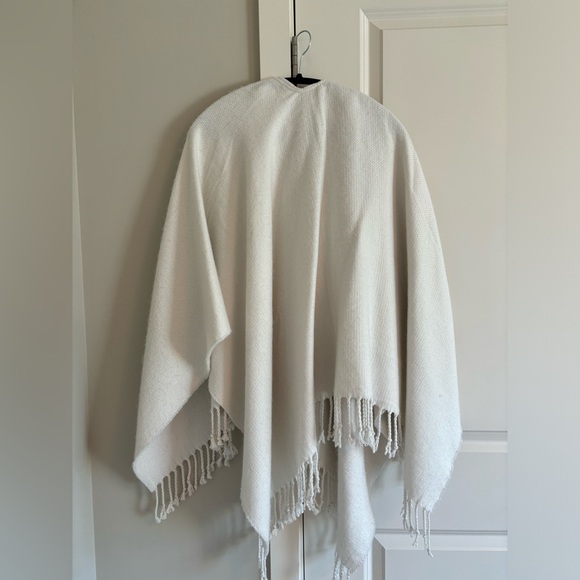 Abercrombie & Fitch Poncho Cape - Picture 3 of 5